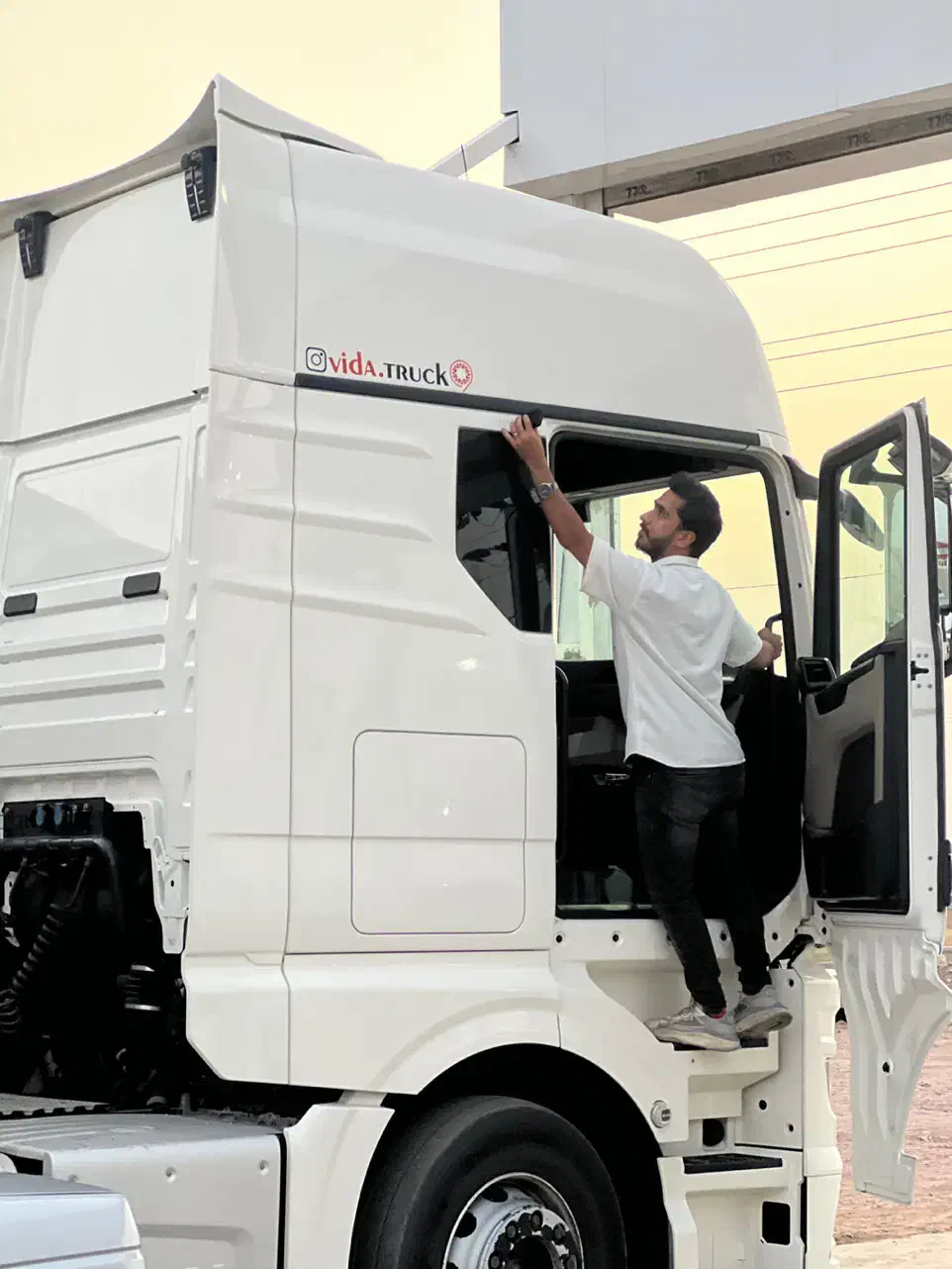 کارشناسی رنگ ماشین سنگین تریلی و کامیون و سواری|خدمات موتور و ماشین|بیرجند, |دیوار