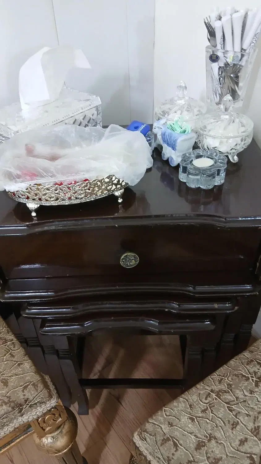 عسلی چوب راش وعسلی هندی وکنارسالنی چهارکشو|مبلمان خانگی و میز عسلی|کرمانشاه, |دیوار