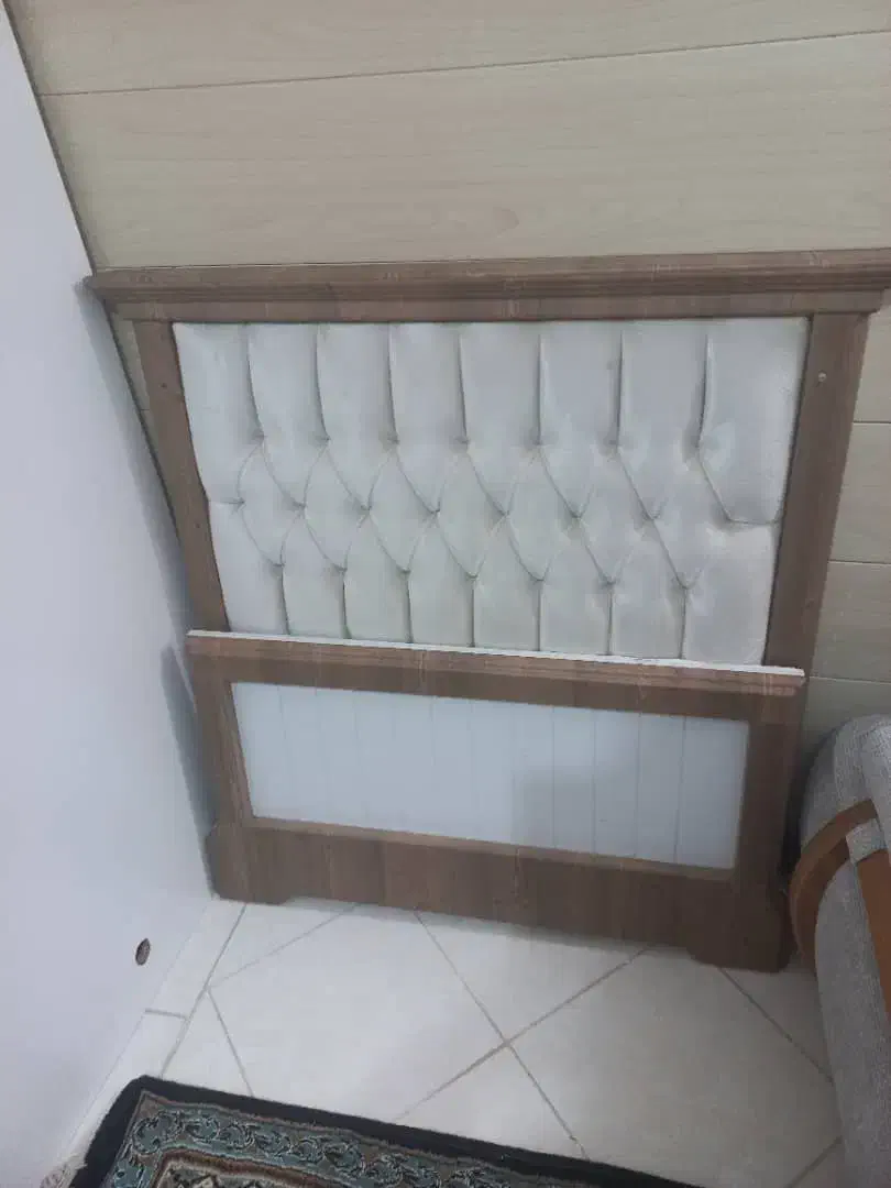 تخت نوجوان با تشک خوش خواب|تخت و سرویس خواب|سیرجان, |دیوار