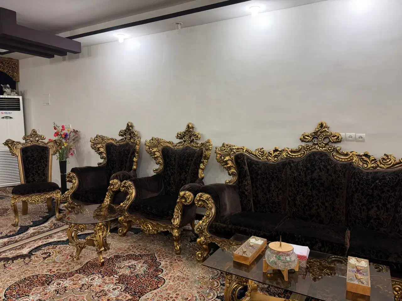 مبل سلطنتی دست دوم (کارکرده)|مبلمان خانگی و میز عسلی|اهواز, منبع اب|دیوار