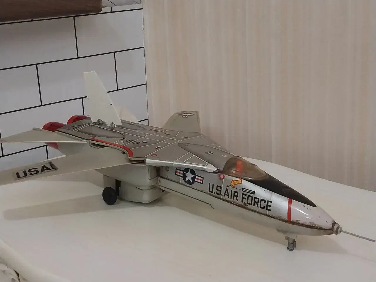 ماکت هواپیما جنگی قدیمی|کلکسیون اشیاء عتیقه|کرج, دهقان ویلا|دیوار