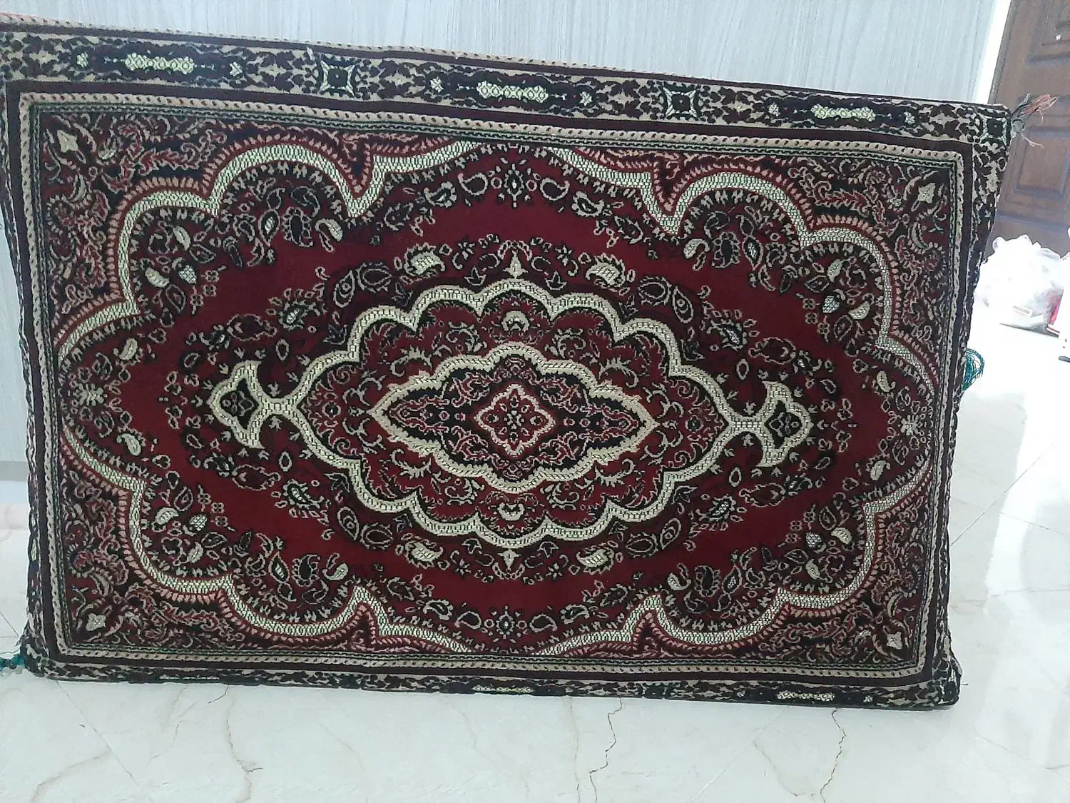 یک جفت پشتی مخته|پشتی|اصفهان, خانه اصفهان|دیوار