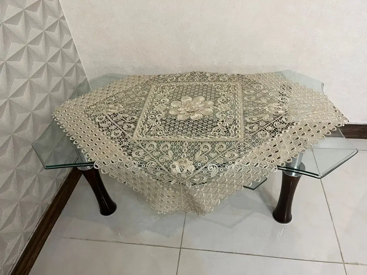 میز جلو مبلی با سه عدد میز عسلی|مبلمان خانگی و میز عسلی|چالوس, |دیوار