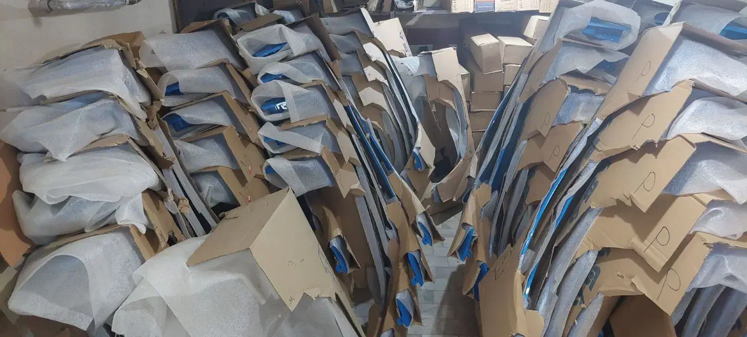 کلی لوازم بدنه و جانبی نیسان و پادرا گلگیر درب|قطعات یدکی و لوازم جانبی|محمدشهر, محمدشهر|دیوار