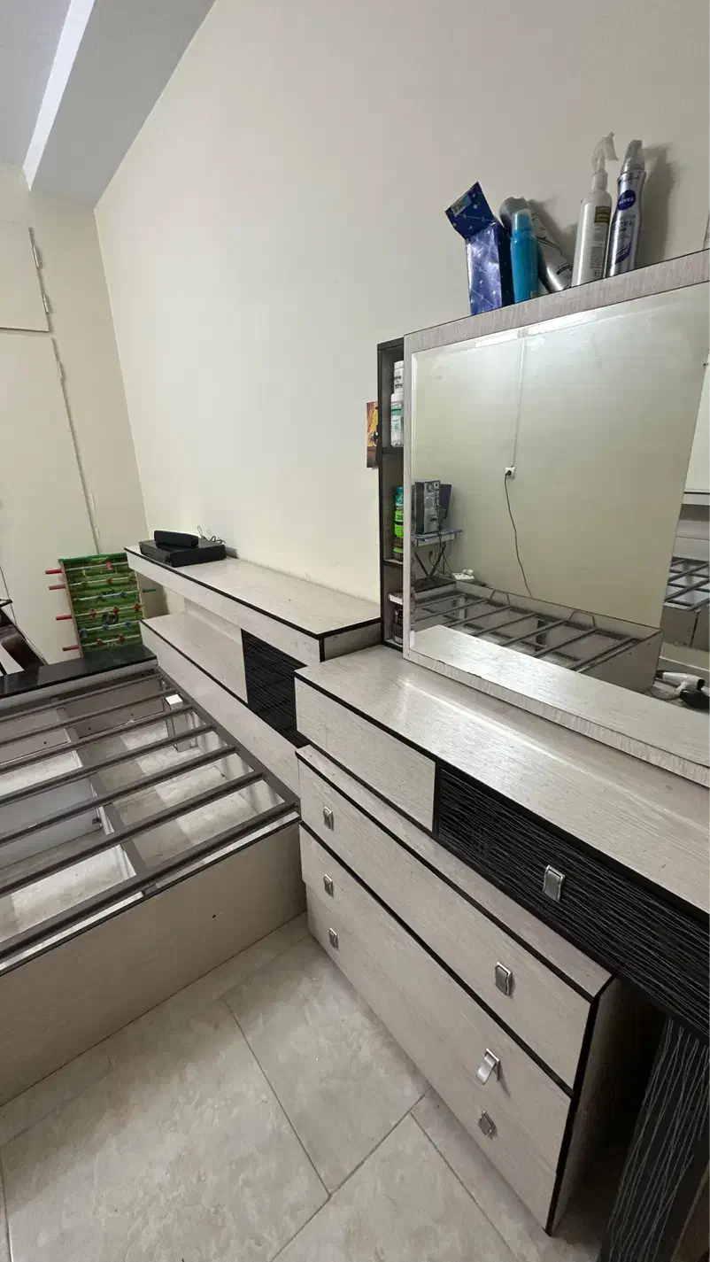 تخت به همراه آینه|تخت و سرویس خواب|تهران, تهرانسر شمالی|دیوار