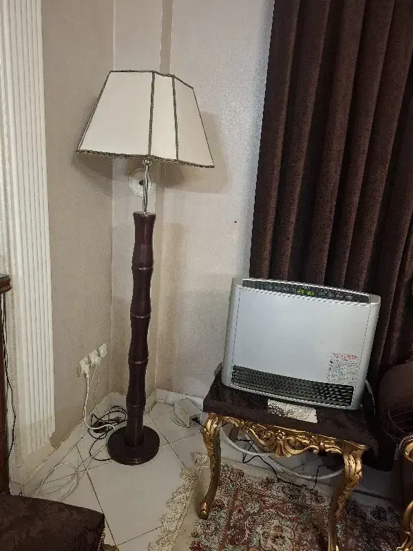 اباژورپایه چوبی|چراغ خواب و آباژور|مشهد, هفت تیر (حافظ)|دیوار