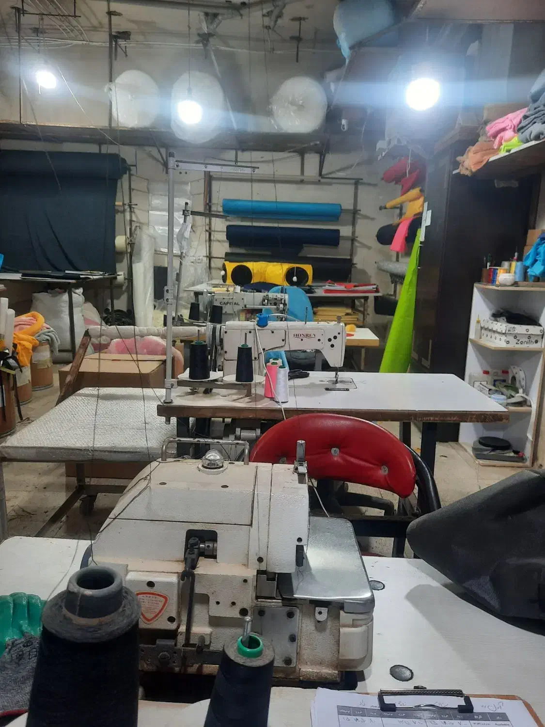 استخدام نیروی خانم آشنا به خیاطی و چرخکاری|استخدام صنعتی، فنی، مهندسی|کرج, مصباح|دیوار