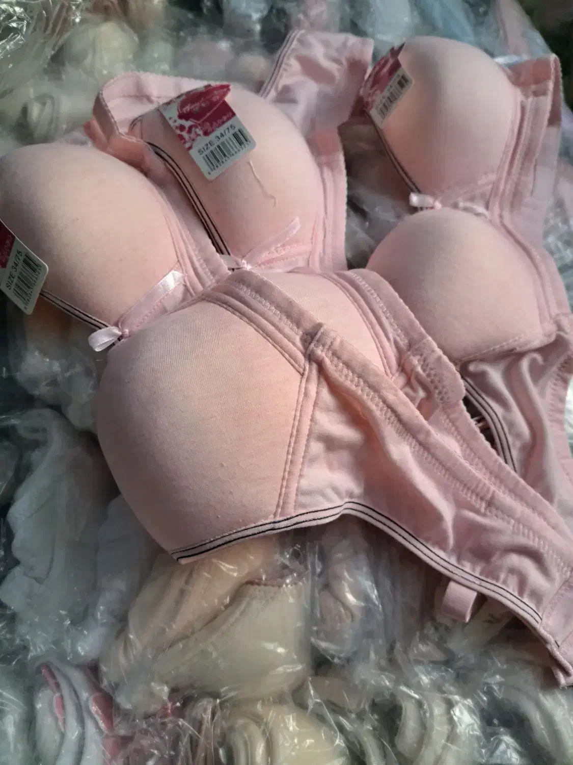 سوتین|لباس|درگهان, |دیوار