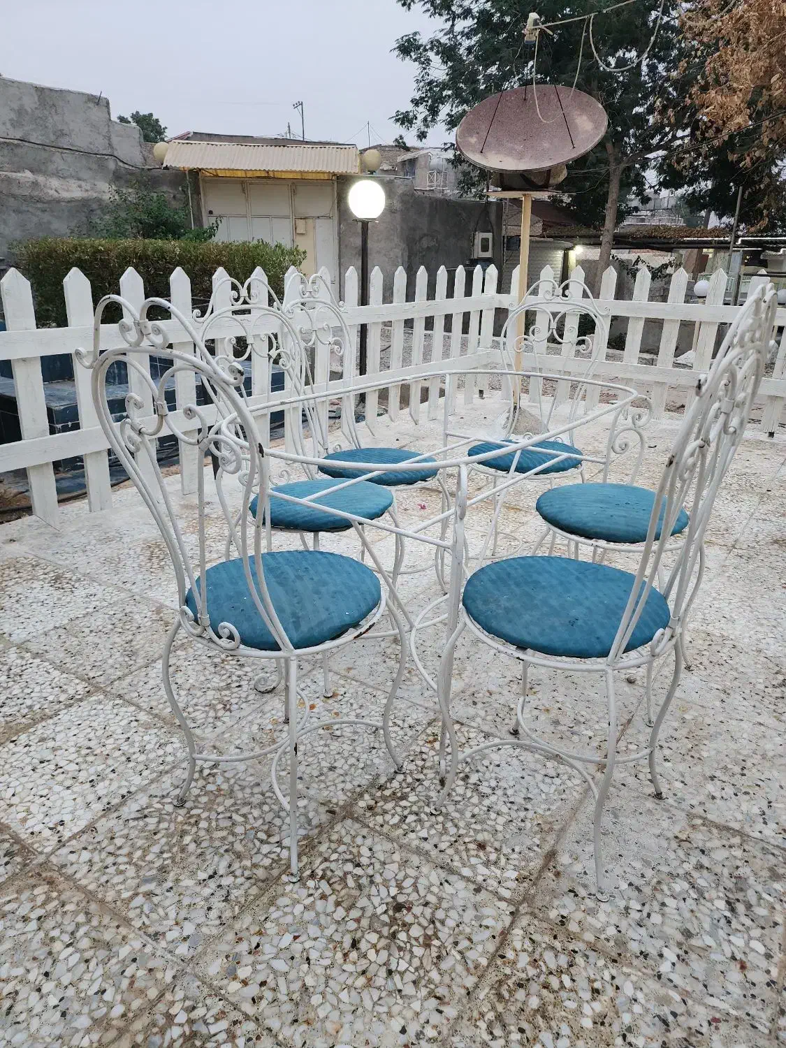 صندلی فلزی|صندلی و نیمکت|مسجد سلیمان, |دیوار