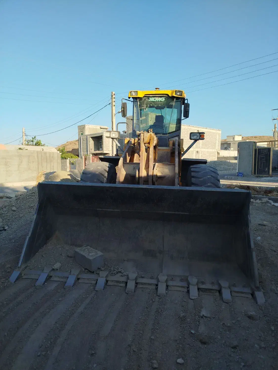 لودر|خودرو سنگین|رودخانه, |دیوار