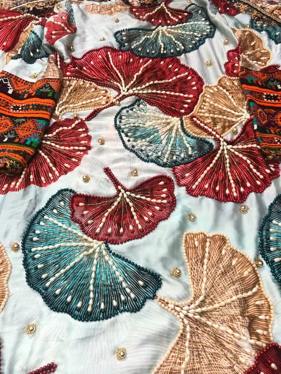 پارچه|لباس|آزادشهر, |دیوار