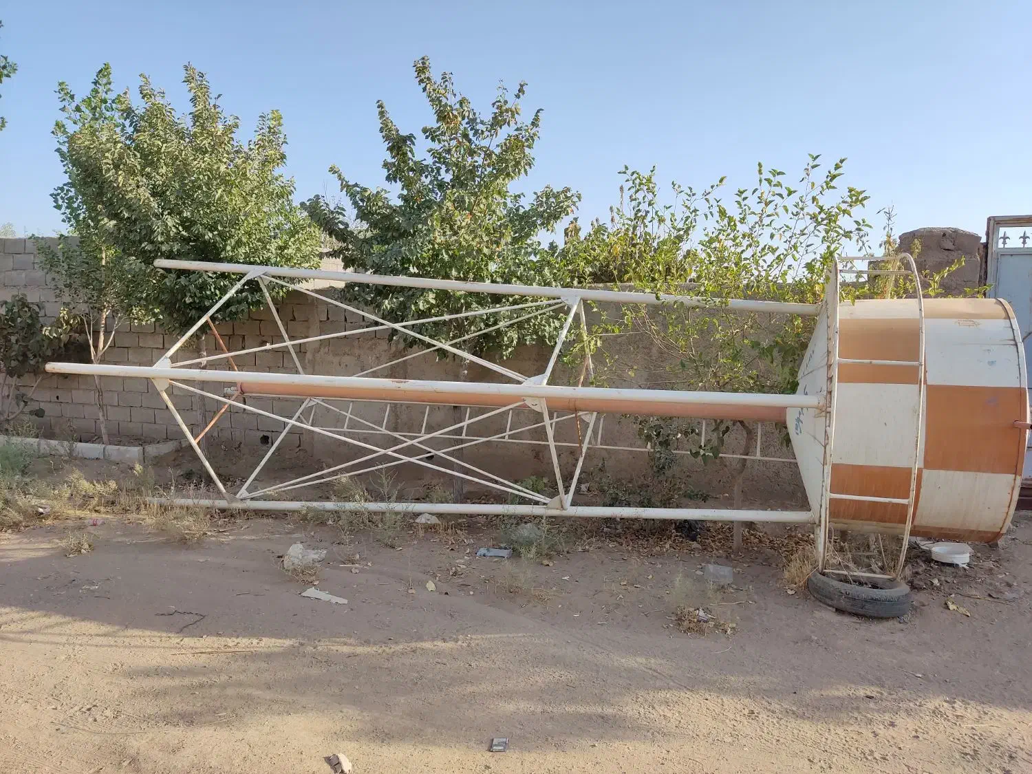 تانکر آب|مصالح و تجهیزات ساختمان|چهارباغ, |دیوار