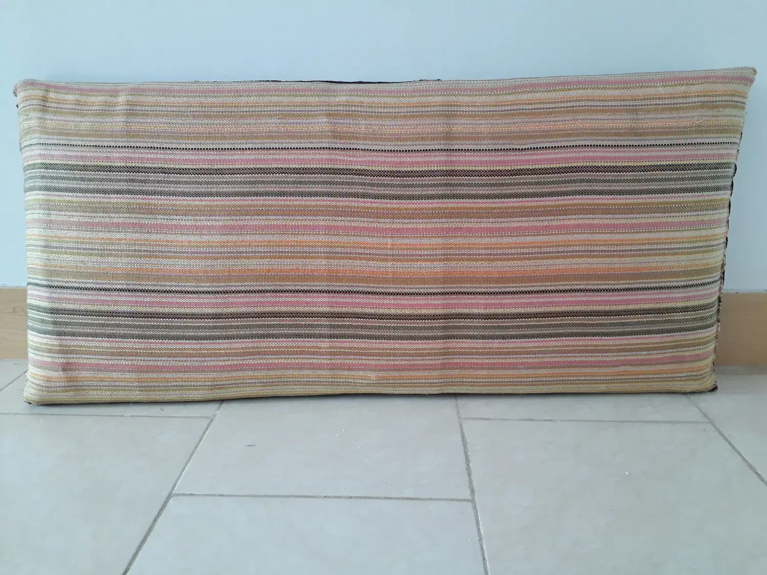 دو جفت پشتی درحد نو|پشتی|گنبد کاووس, |دیوار