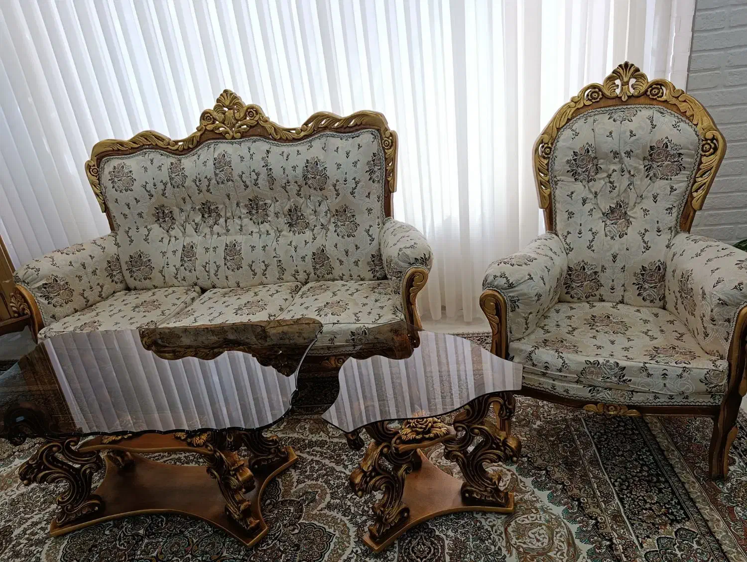 مبل سلطنتی ۷نفره به همراه بوفه|مبلمان خانگی و میز عسلی|دورود, |دیوار