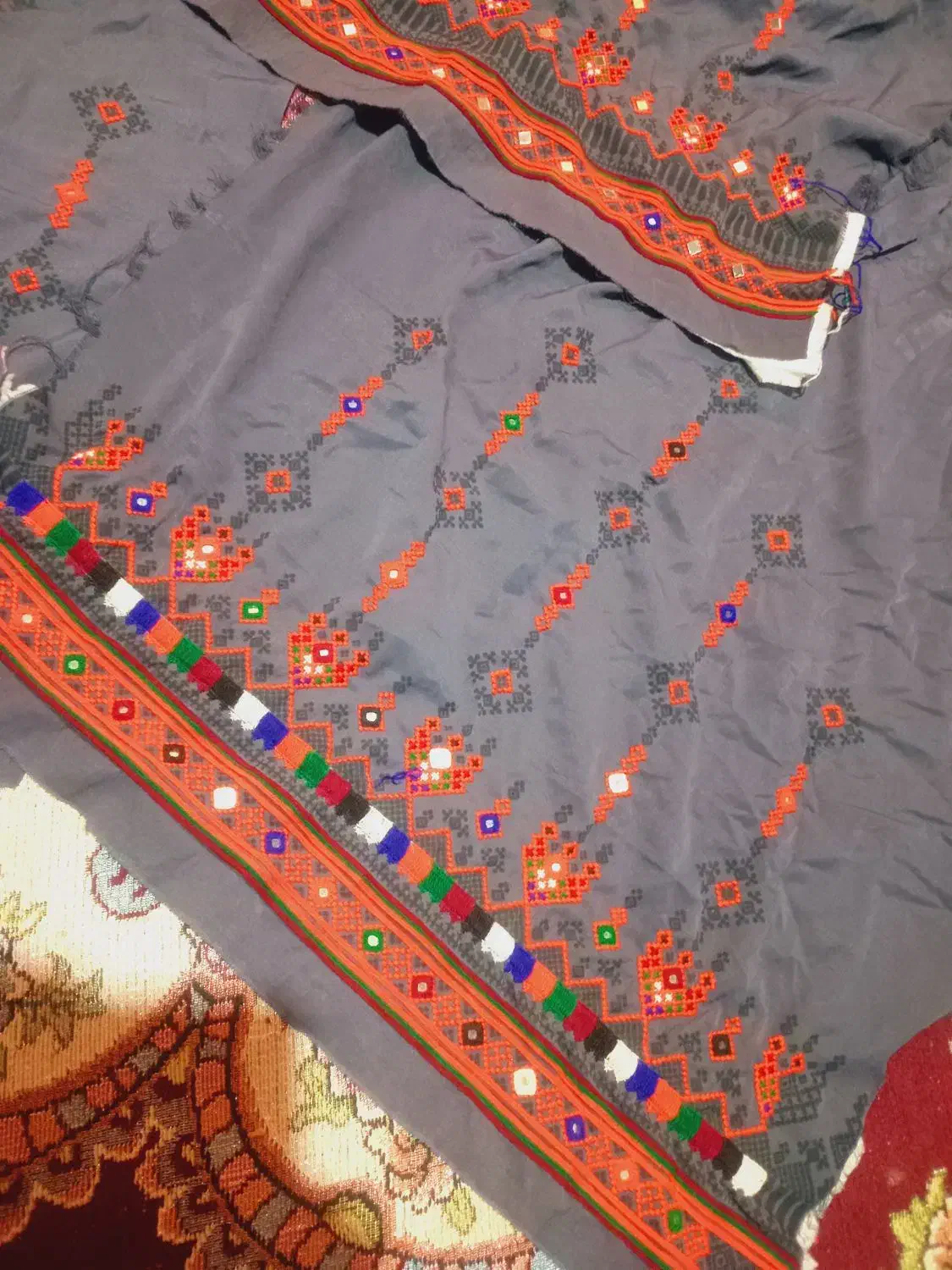 موسوم میدوزم|لباس|چابهار, |دیوار