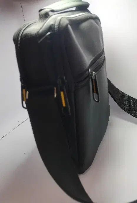 کیف دوشی مشکی CAT|کیف، کفش، کمربند|قم, زنبیل آباد|دیوار