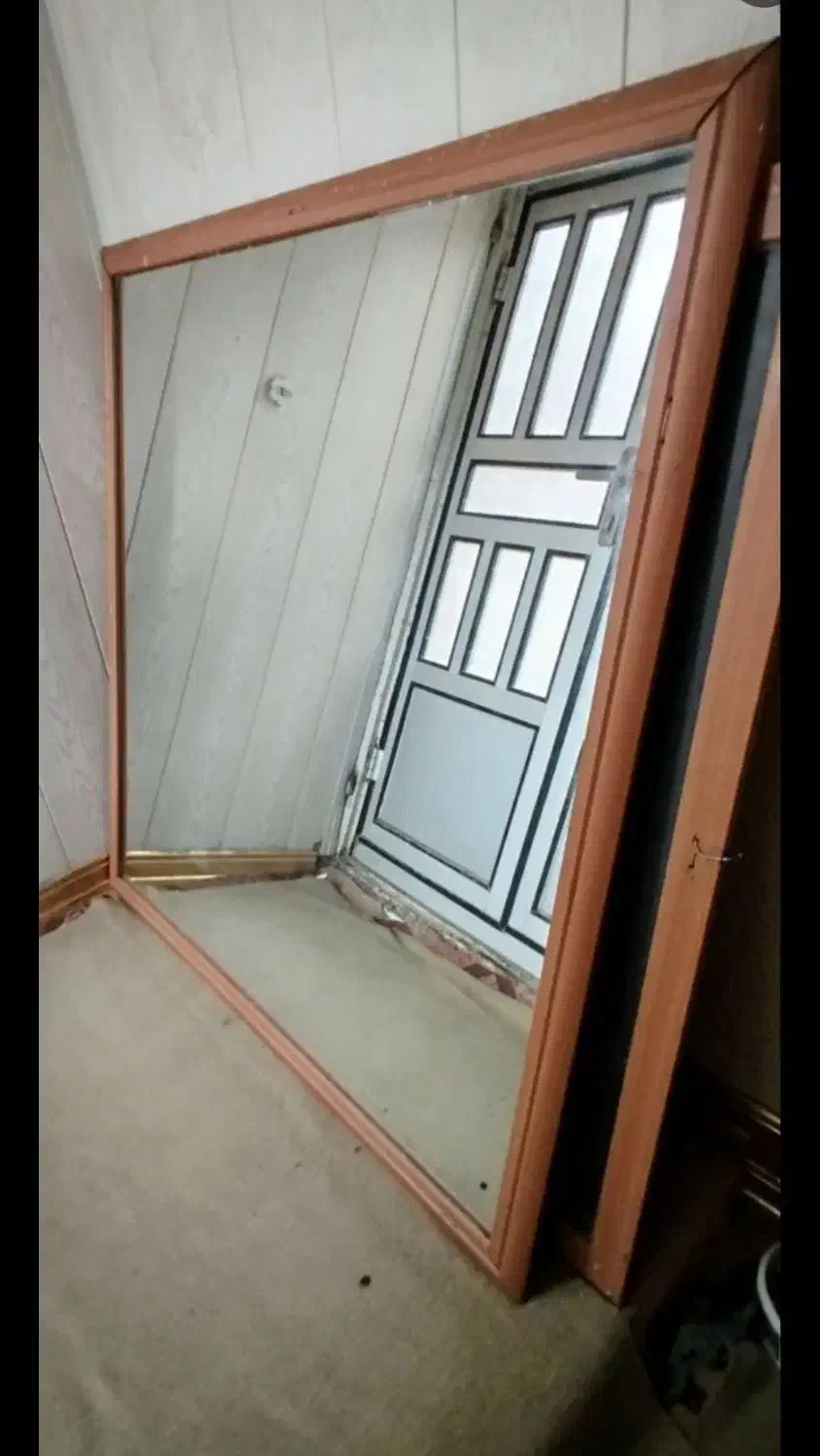 دو عدداینه|آینه|خرم‌آباد, |دیوار