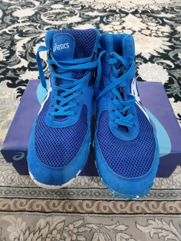 کفش|تجهیزات ورزشی|چهاردولی, |دیوار