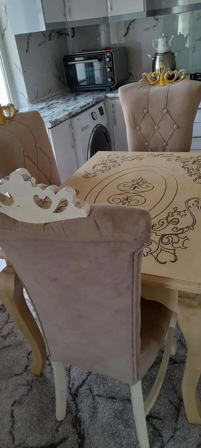 میزغذاخوری درحدوفرش ۹متری سالم وتلویزیون ۲۱اینچ|فرش|پارسآباد, |دیوار