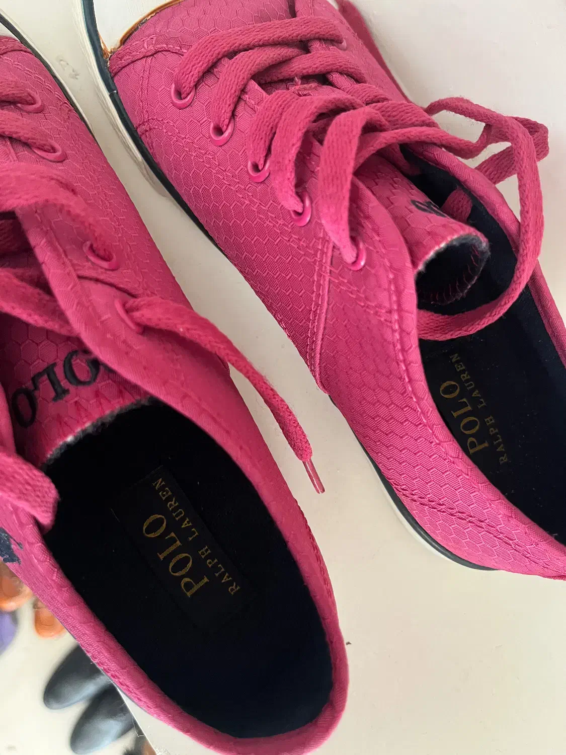 کفش برند polo|کیف، کفش، کمربند|اصفهان, باغ دریاچه|دیوار