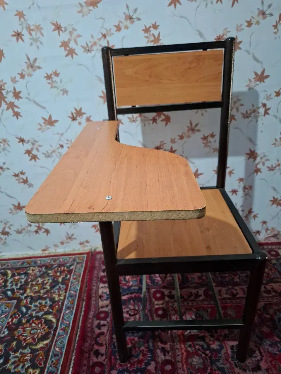 نیمکت تحصیلی در حد نو|صندلی و نیمکت|مشهد, صیاد شیرازی|دیوار