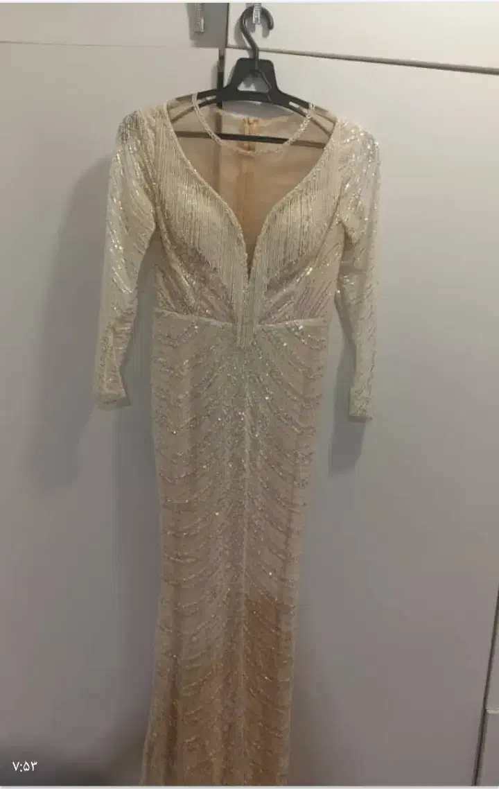 لباس مجلسی|لباس|قدس, شهرقدس|دیوار