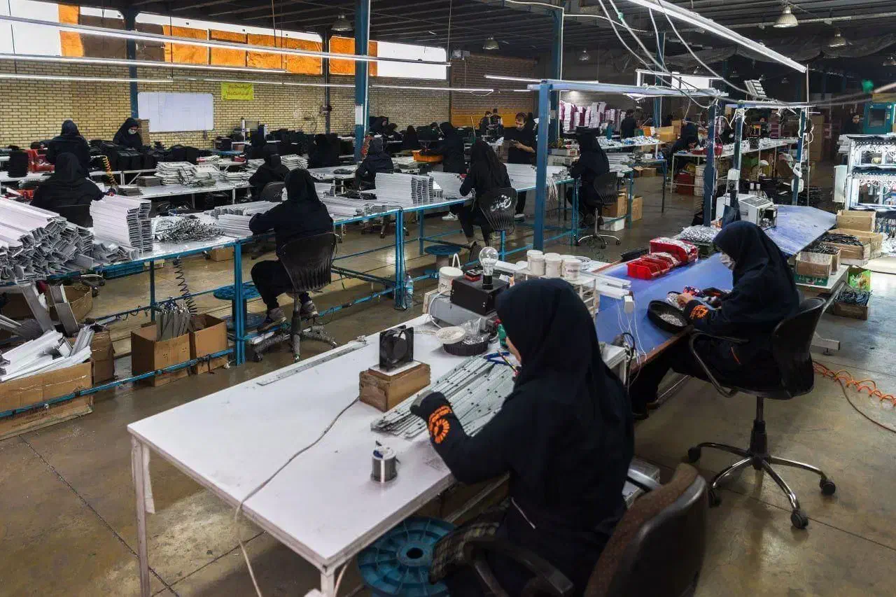 استخدام کارگر ساده خانم و آقا|استخدام صنعتی، فنی، مهندسی|مشهد, شهرک صنعتی توس|دیوار