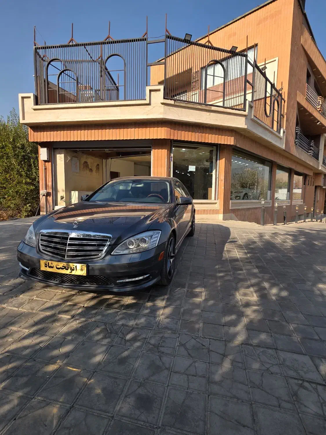 اجاره نمایشگاه ماشین بدون پول پیش|اجارهٔ مغازه و غرفه|اصفهان, بوستان کوهستانی صفه|دیوار