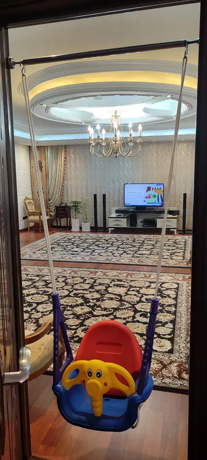 تاب گهوارهای کودک تمیز و سالم|تخت و صندلی بچه|اردبیل, |دیوار