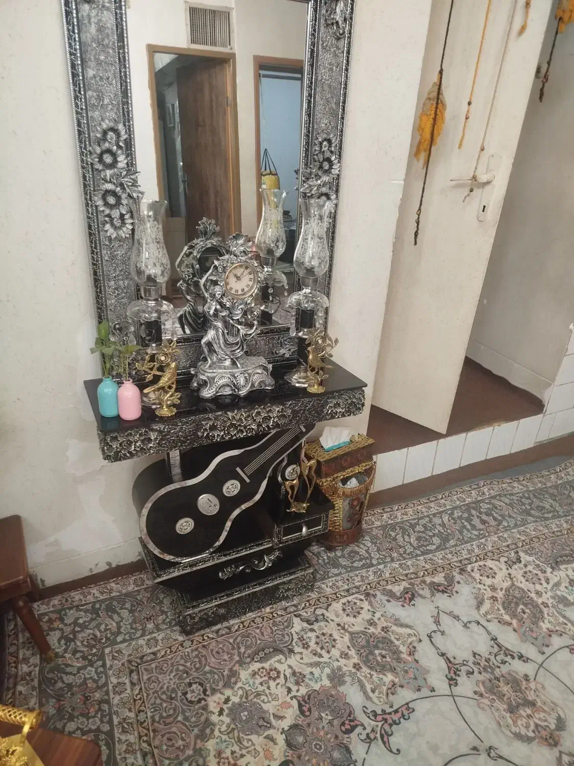 آینه وشمعدان|آینه|ورامین, ورامین|دیوار