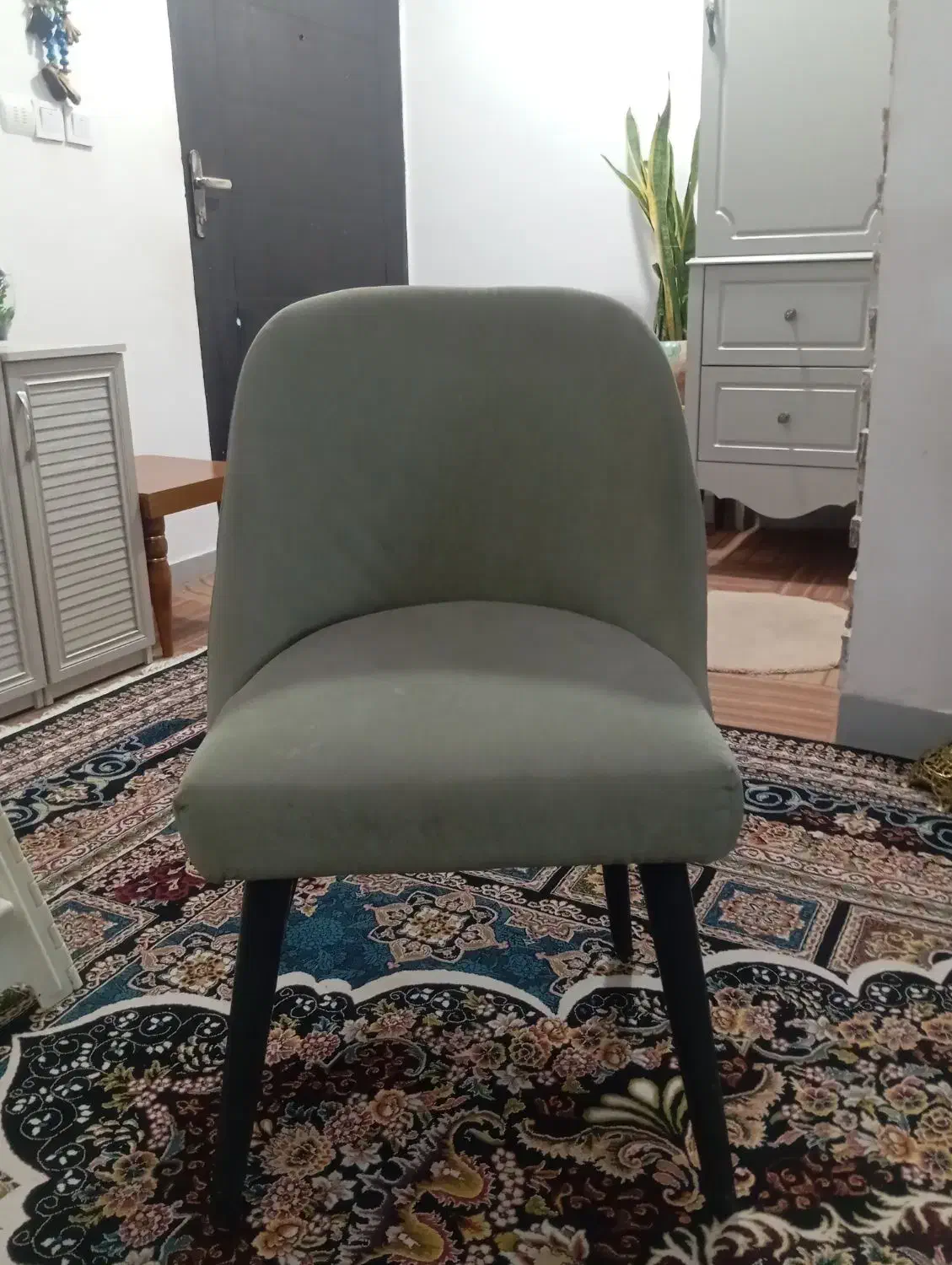 صندلی|صندلی و نیمکت|رباط‌کریم, مسکن مهر آبشناسان|دیوار