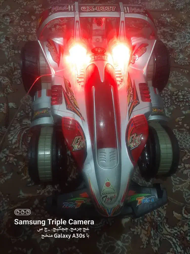 ماشین شارژی۲موتوره کنترل دار آداپتور باطری وغیره|اسباببازی|تهران, تهرانسر غربی|دیوار