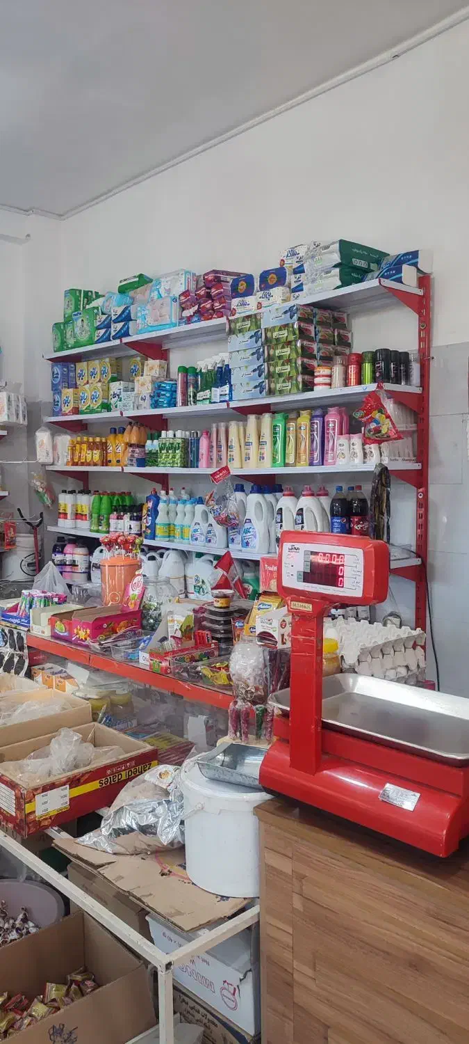 اجناس مغازه با قیمت مناسب بفروش می‌رسد|فروشگاه و مغازه|اسدآباد, |دیوار