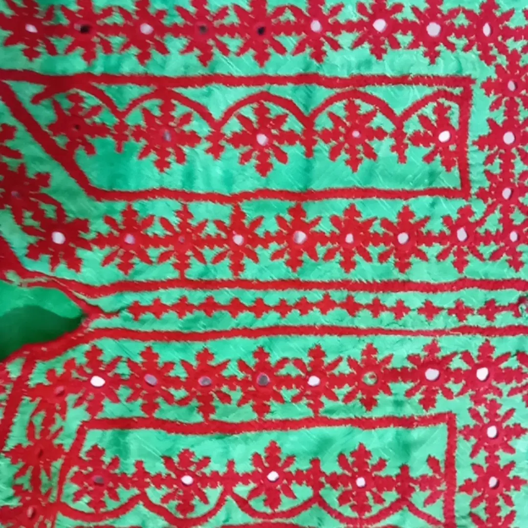 لباس تپه|لباس|ریگان, |دیوار