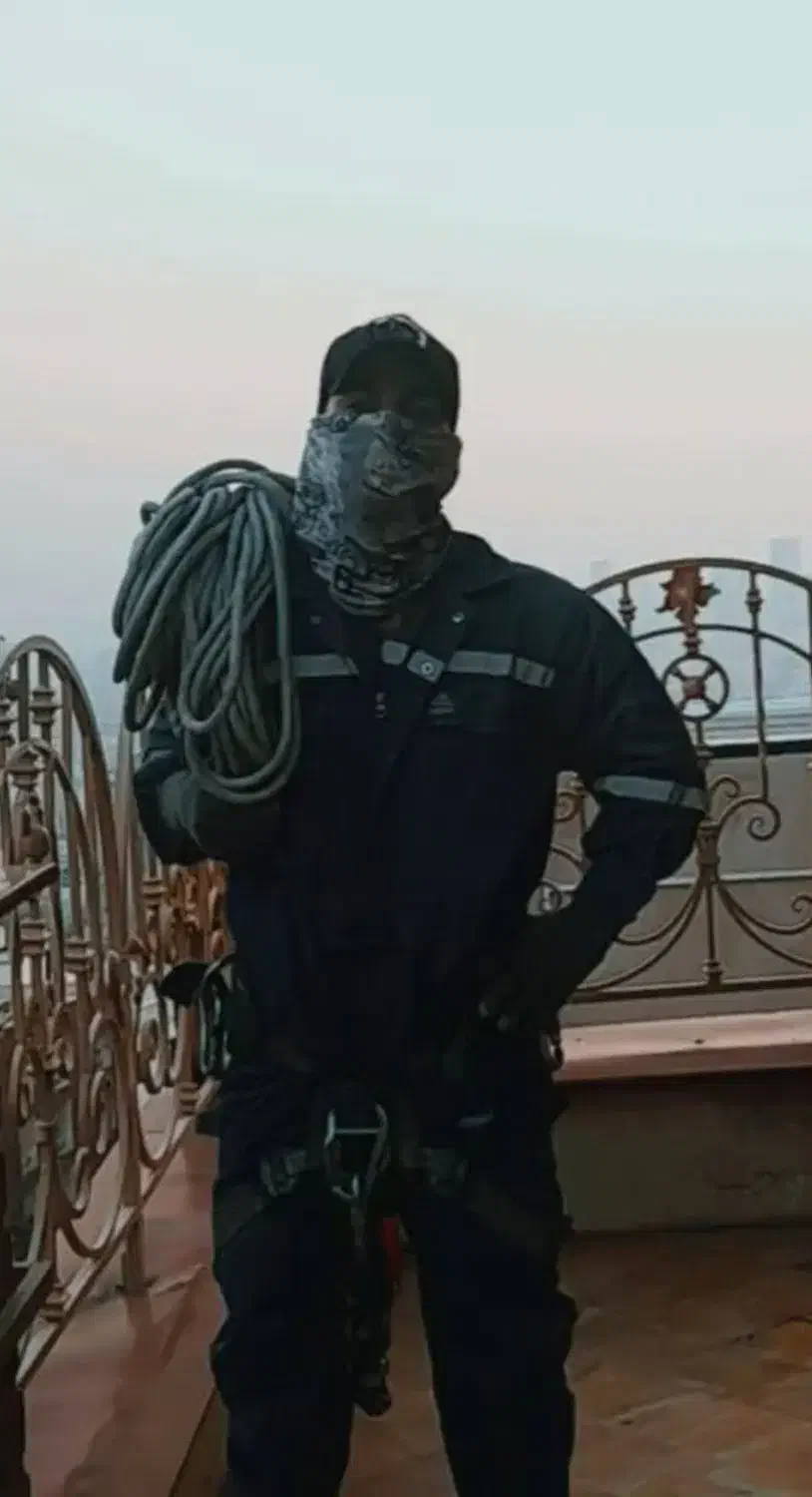 خدمات کار در ارتفاع با طناب راپل|خدمات پیشه و مهارت|مراغه, |دیوار