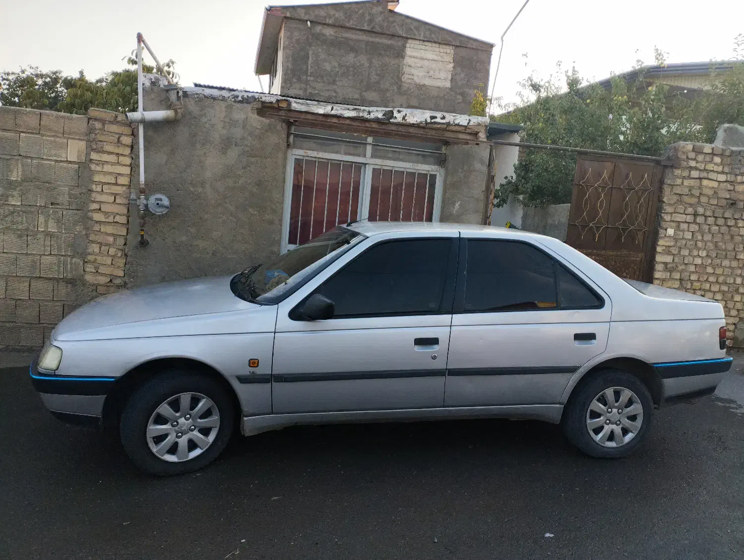 پژو ۴۰۵ بی رنگ|خودرو سواری و وانت|الیگودرز, |دیوار