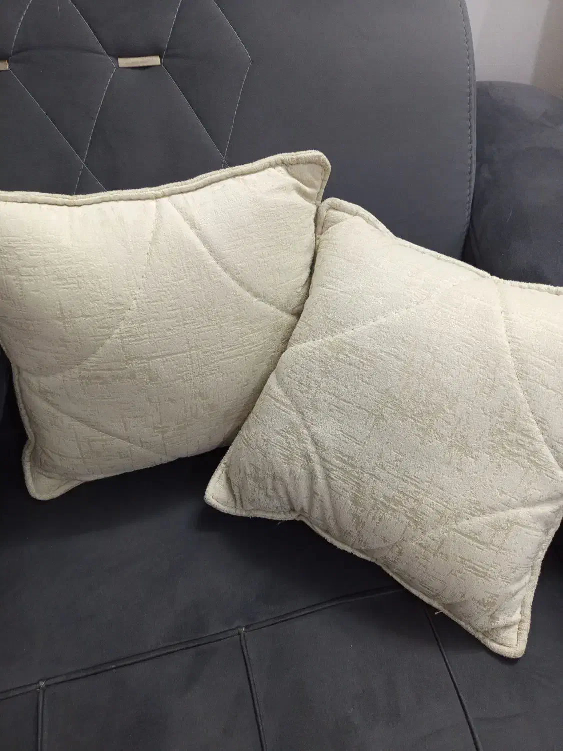 کوسن نو نو|مبلمان خانگی و میز عسلی|قم, قلعه کامکار|دیوار