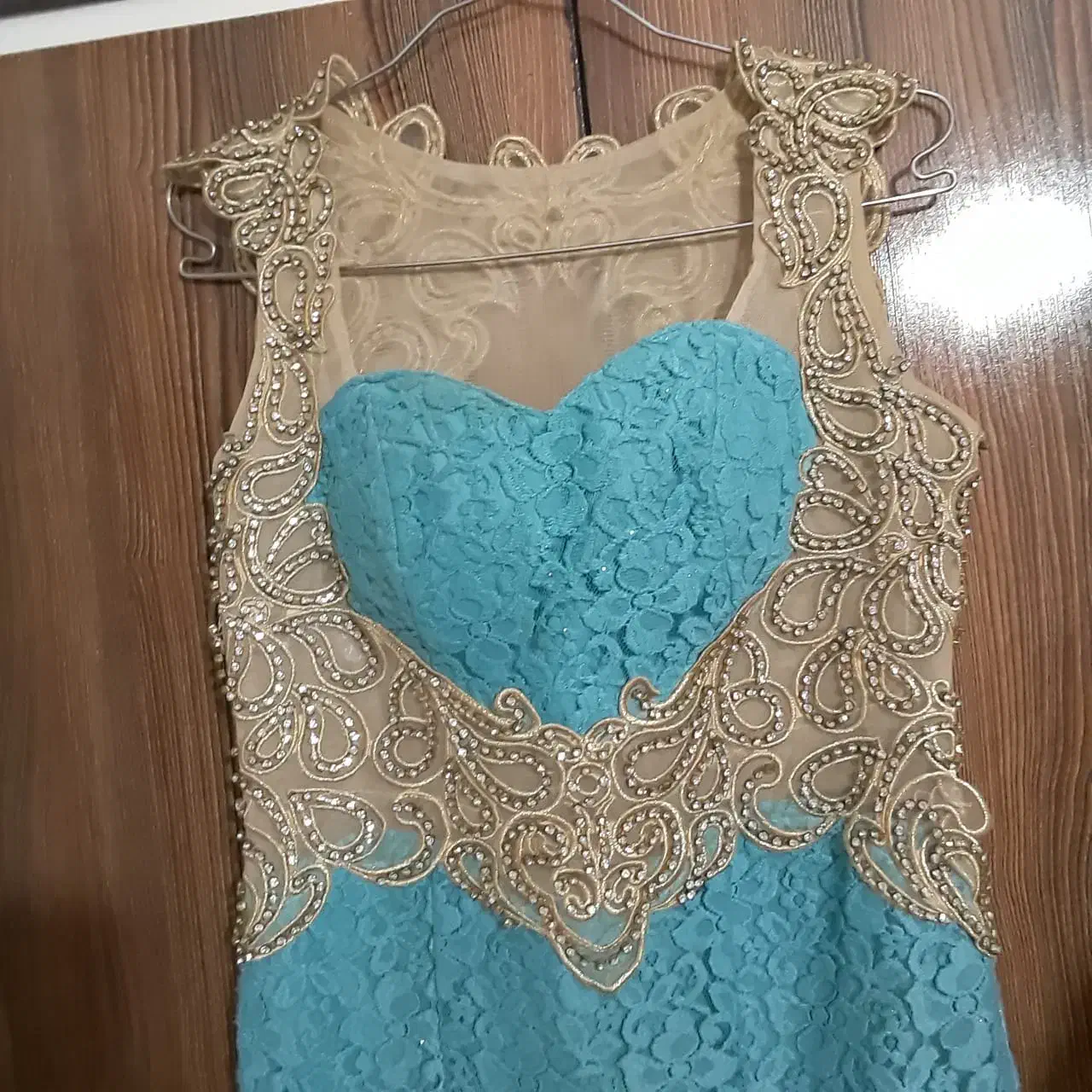 لباس مجلسی و مانتو|لباس|دماوند, دماوند|دیوار