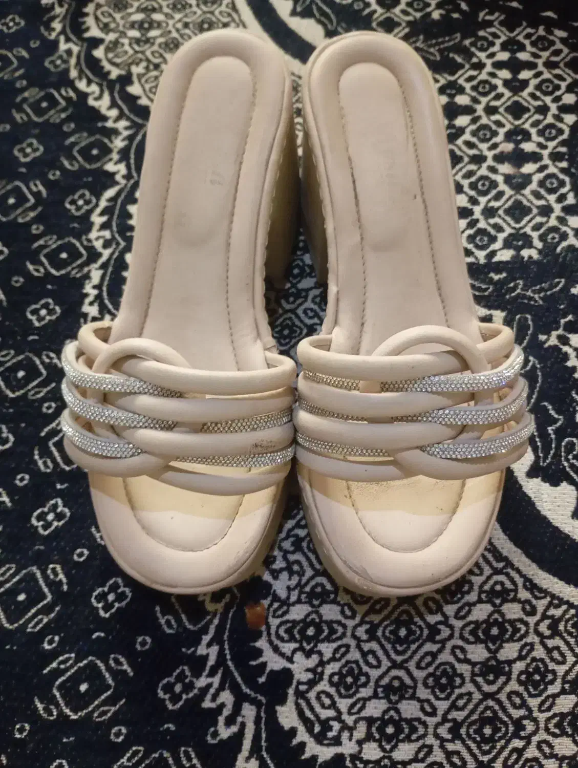 کفش|کیف، کفش، کمربند|زابل, |دیوار