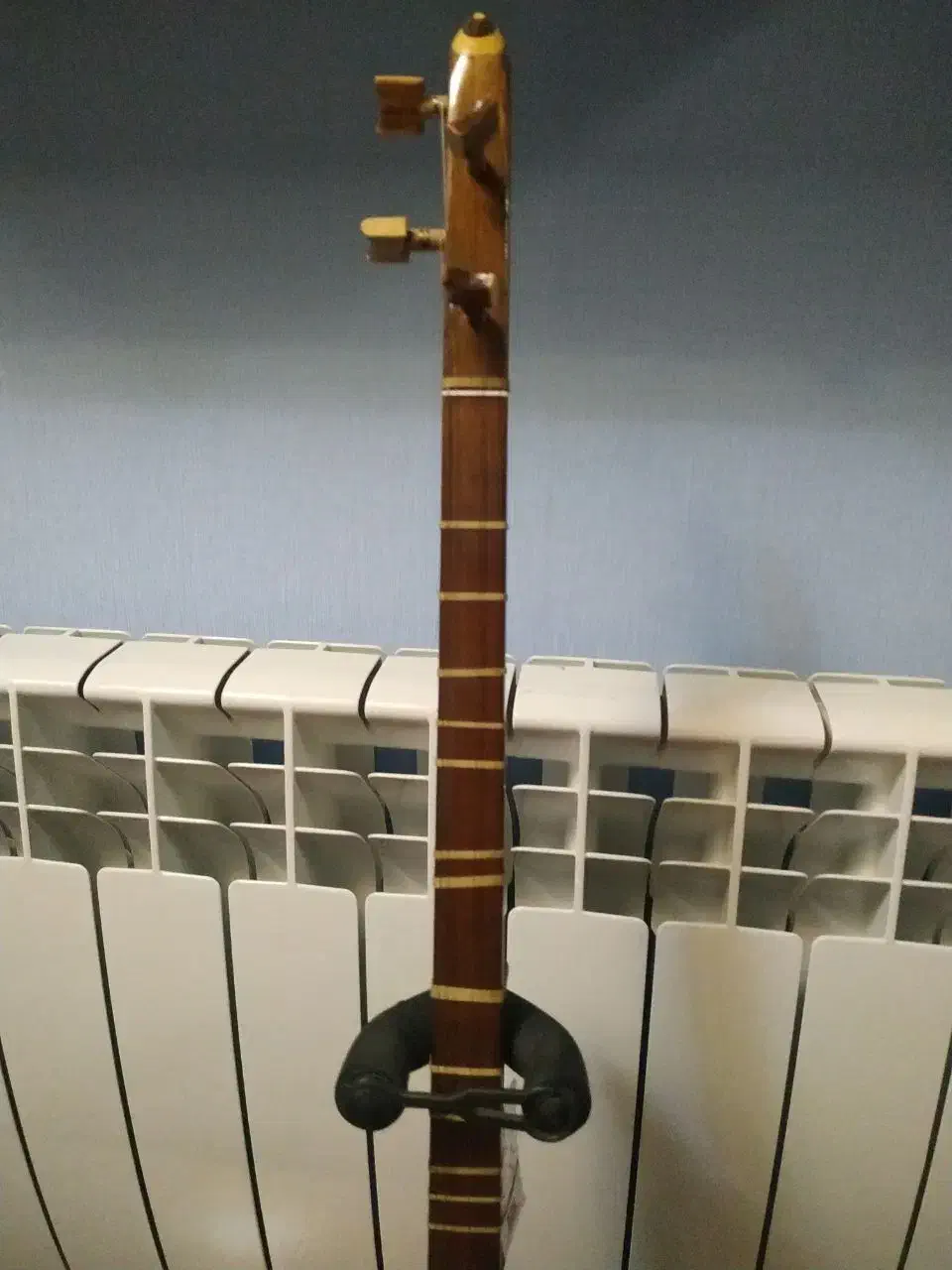 سه تار مهر دار|سازهای سنتی|هشتگرد, فاز ۱ مهستان|دیوار