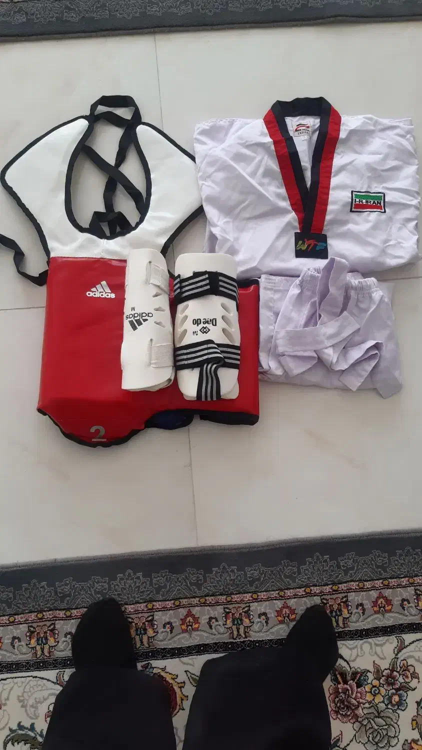 پالتو خزدارولباس تکواندووشلوار جین|لباس|کرمانشاه, |دیوار