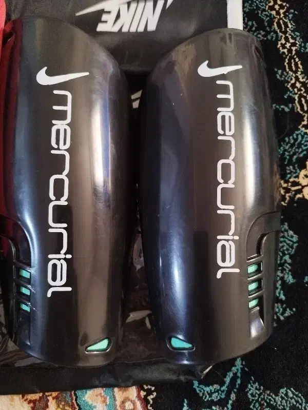 دستکش دروازه بانی آدیداس و ساق بند|ورزش‌های توپی|شاهدشهر, |دیوار