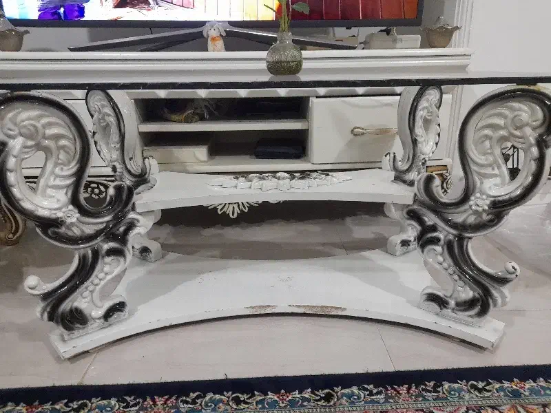 میز جلو مبلی در حد نو|مبلمان خانگی و میز عسلی|صومعهسرا, |دیوار