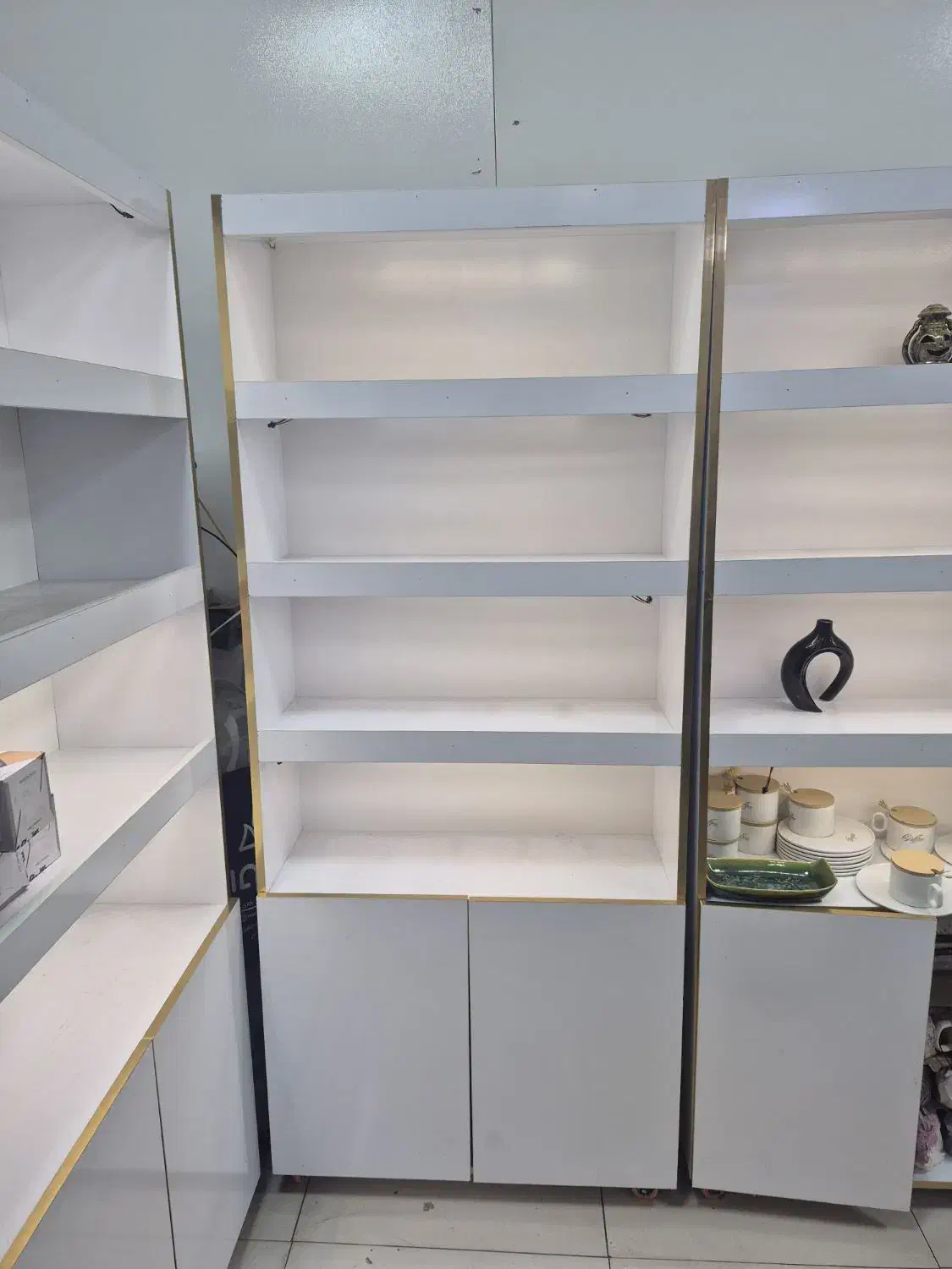 ویترین نور پردازی شده آماده|فروشگاه و مغازه|شهریار, شهرک امیریه|دیوار