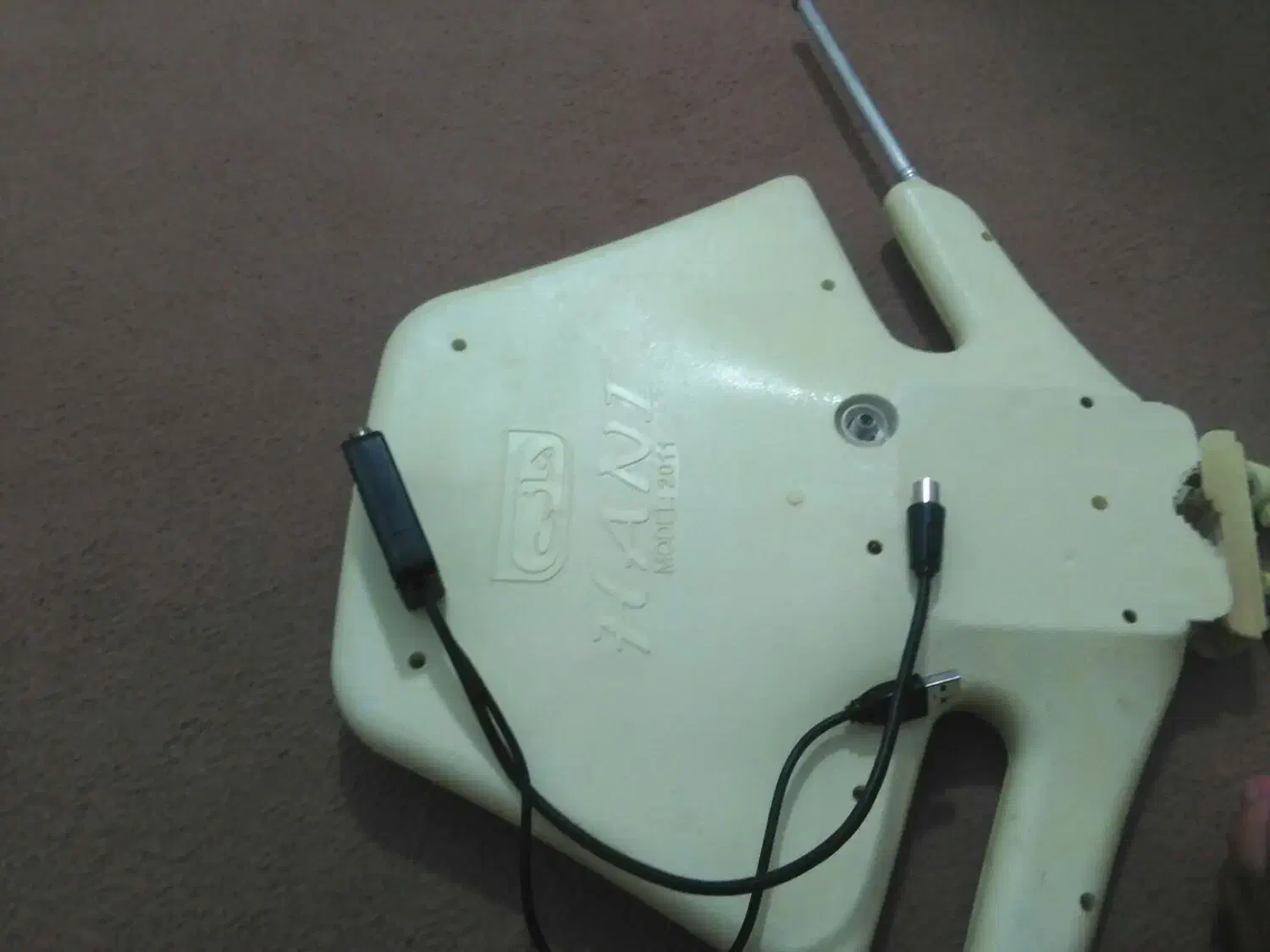 آنتن اتوبوسی قوی هانی|تلویزیون و پروژکتور|بروجرد, |دیوار