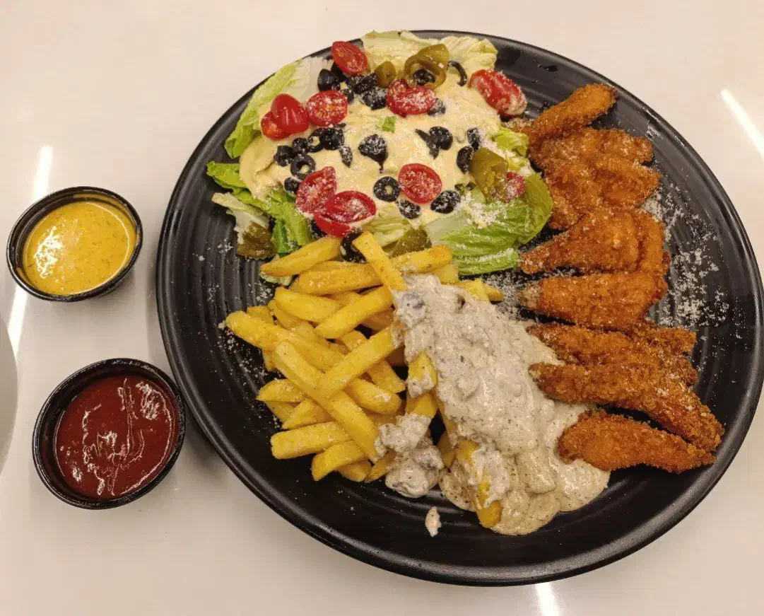 نیازمند سرمایه گذار برای زدن مغازه فست فود و سوخار|استخدام مالی، حسابداری، حقوقی|سمنان, |دیوار