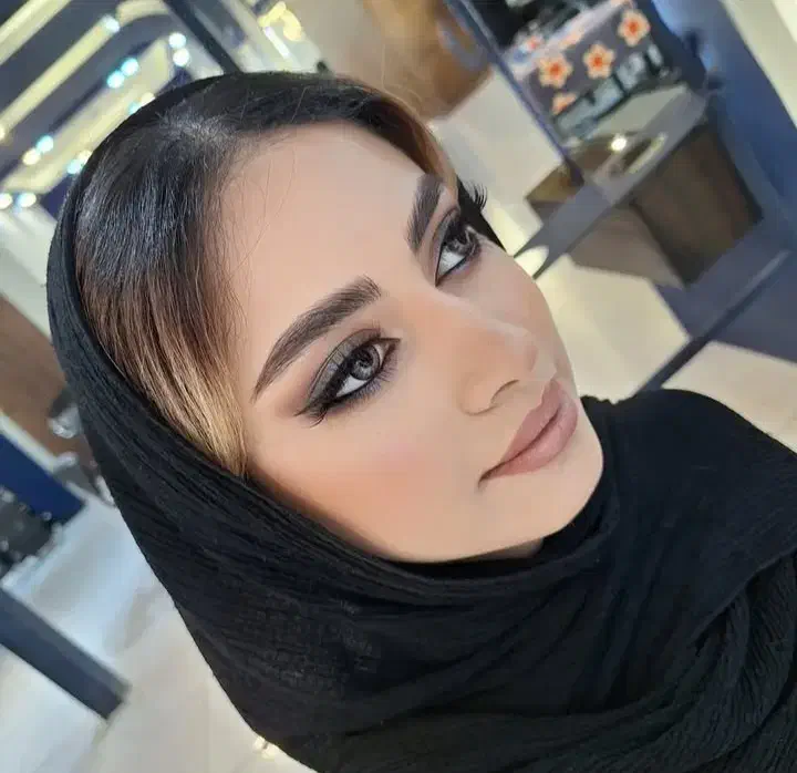 میکاپ و شنیون حرفه ای و قیمت مناسب|خدمات آرایشگری و زیبایی|کرمانشاه, |دیوار