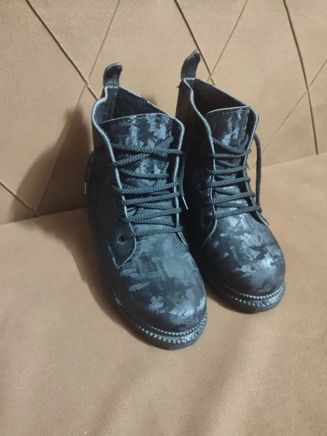 کفش و نیم بوت سایز ۳۷ کاملا نو و ارزان|کیف، کفش، کمربند|شاهین‌شهر, حافظ شمالی|دیوار