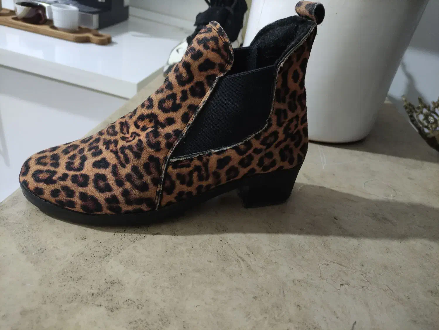 نیم بوت|کیف، کفش، کمربند|رباط‌کریم, نصیرشهر|دیوار