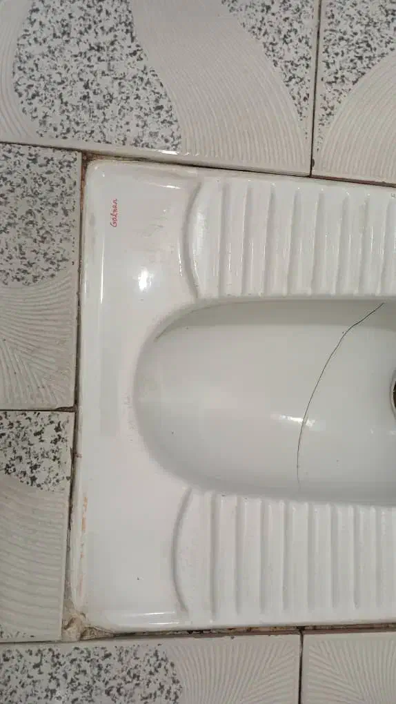 عایق کاری برطرف کردن نم چکه حمام سرویس پشت‌بام|خدمات پیشه و مهارت|بروجرد, |دیوار